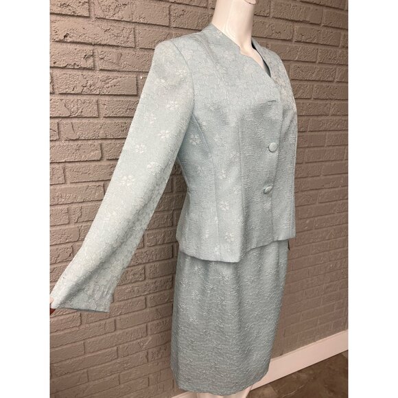 Leslie Fay Women Blue Floral Embossed Skirt Suit Size 12P - Picture 6 of 10